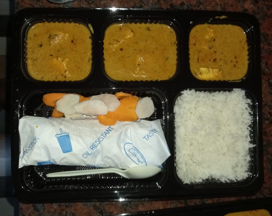 tiffin-service-gorakhpur-dollys-foods